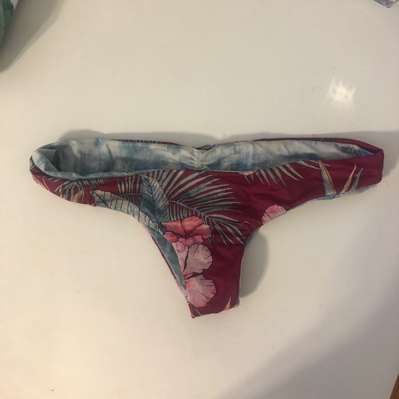 Reversible billabong bottoms - Picture 2 of 6